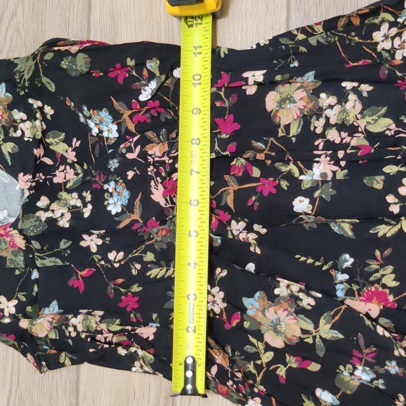 Adorable Shorts romper with Over Dress Size XS - Picture 6 of 10